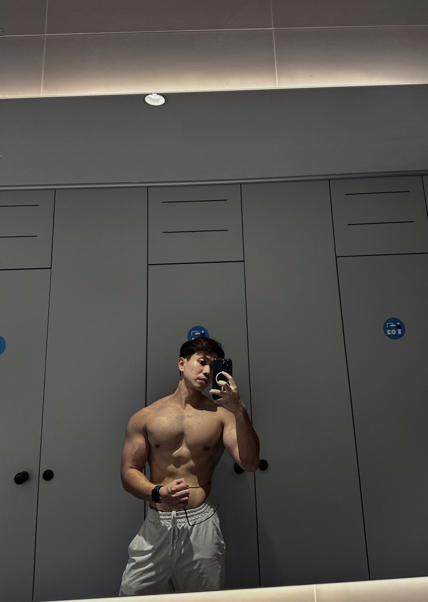 Dannnn_lll's tweet image. 2025, the bulking and cutting journey has been tough, but it is part of the process