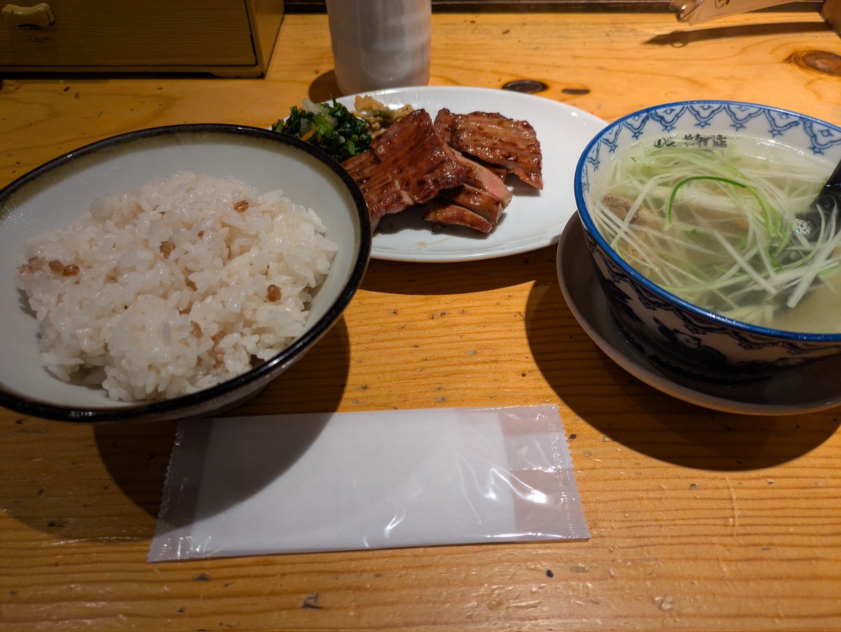 suzuta199708's tweet photo. 最後の晩餐 https://t.co/ChHmlvHn14