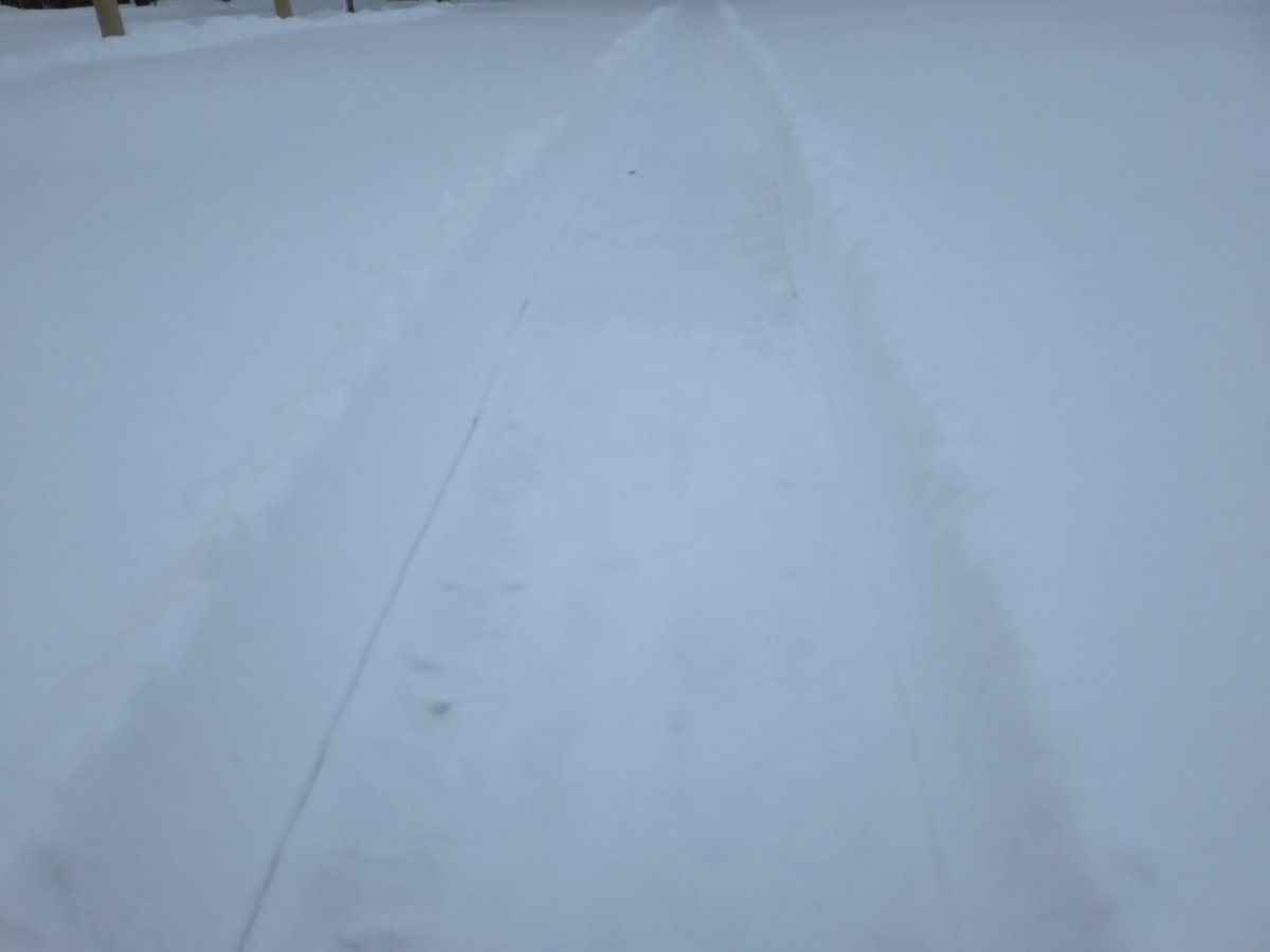 分かりにくすぎる本日の積雪量写真