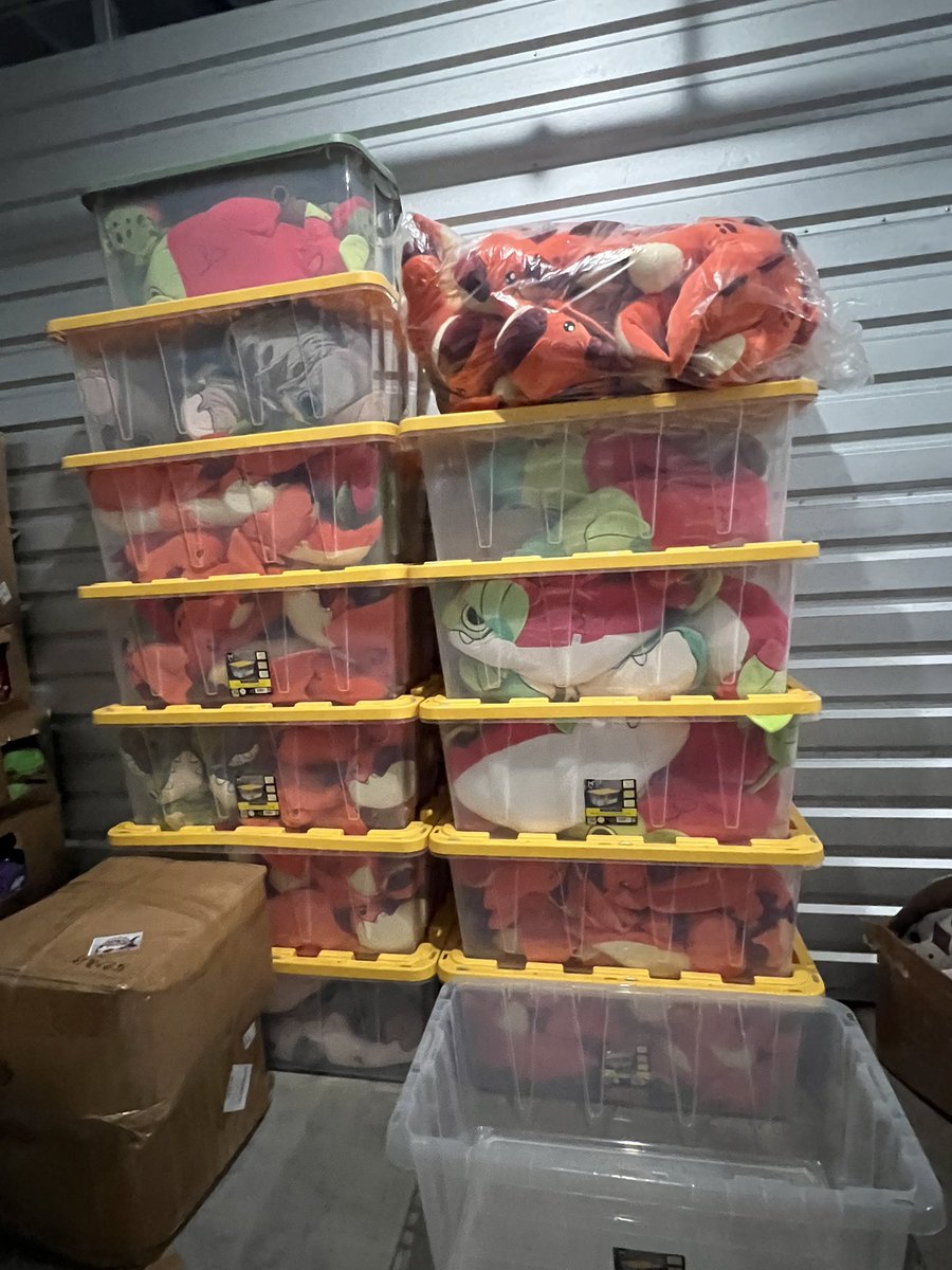 Lily Moon suits tweet media