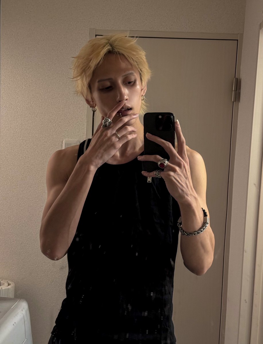 ta_ku_m_a_'s tweet photo. ←1年前                       今→ https://t.co/Z1TskZ6pfs