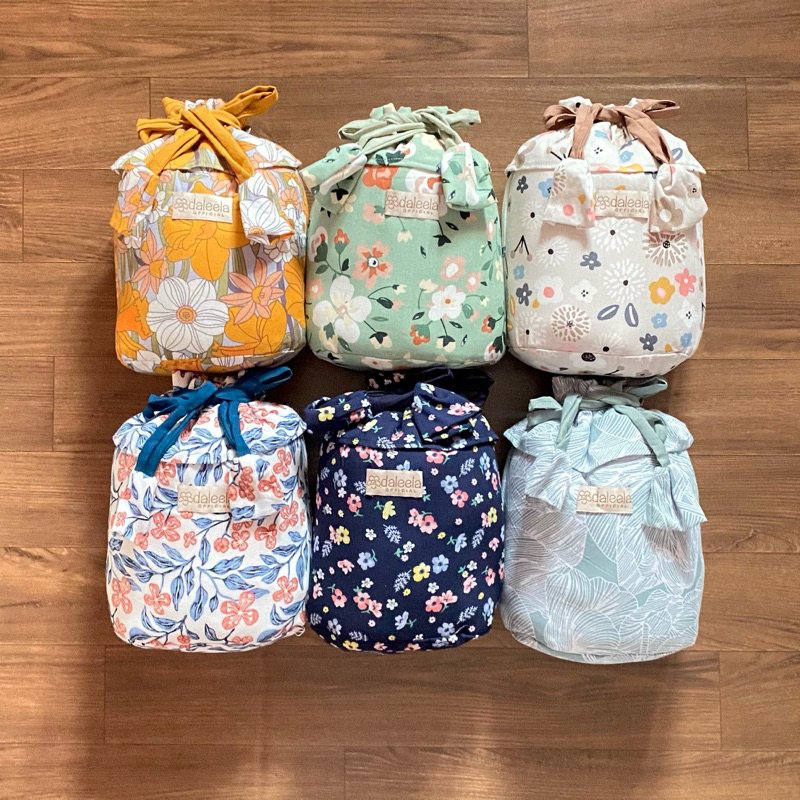 famous1easy's tweet image. “This mukena is giving peace and prettiness.”