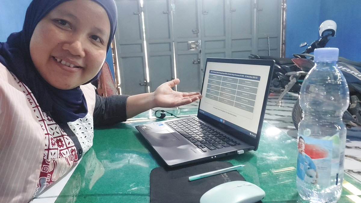 mimiyusmi's tweet photo. Senin, 22 desember 2025 percobaan yang ke tujuh kali, duabelas taon setengah honor, ya allah jadikan  yang kali yaa 😘 p3k full waktu lalu lanjut PNS, berhenti status honorku di 2025, bismilah jogja #amin #amin #amin https://t.co/8U2v3ncn5n