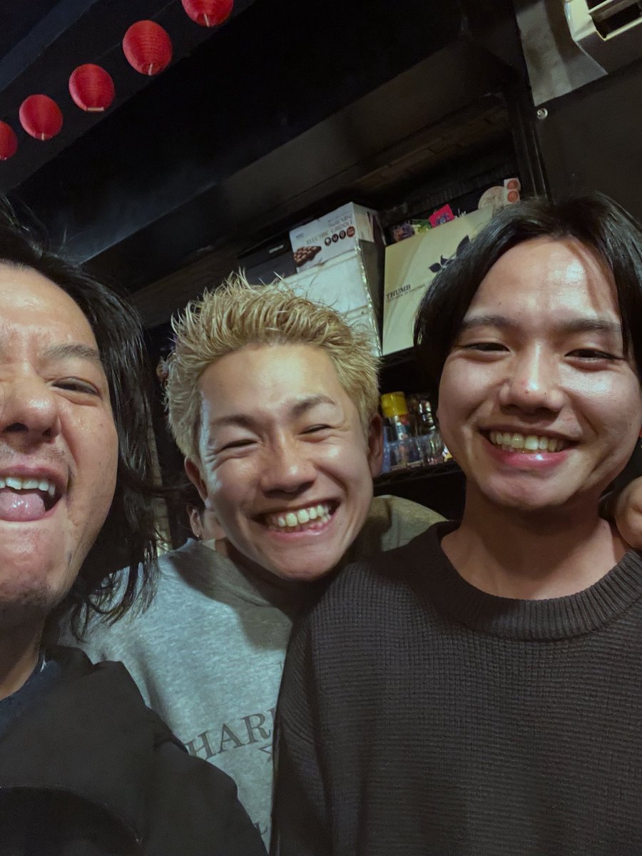 芸人と一緒のイベントは初。キイゾウめっちゃオモロかったな。よしもと芸人。応援してます。
そして昨日はサリヴァンズ2025年ライブ納めありがとうございました😘SWITCHERありがとう！

#キイロイゾウサン