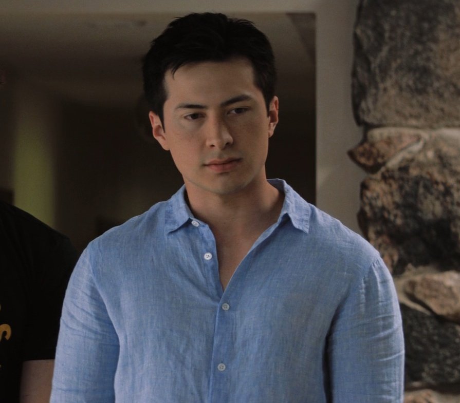 minterelle's tweet image. him and this wrinkly ass button down