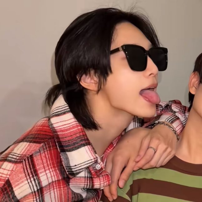 kh1ovele's tweet image. อฟช.ถ่าย 😝                              ผู้ชายถ่าย 😛