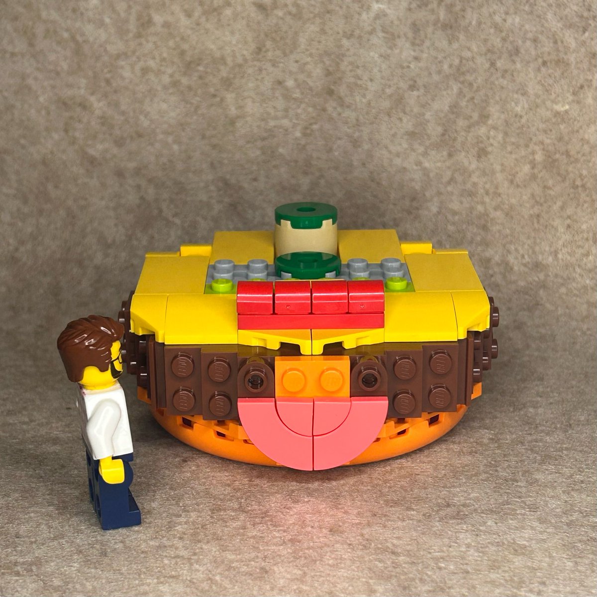duckyplanet's tweet photo. Ummm…. These leftovers look a little bit off. 

#lego #365 https://t.co/AFGUdmtUGw