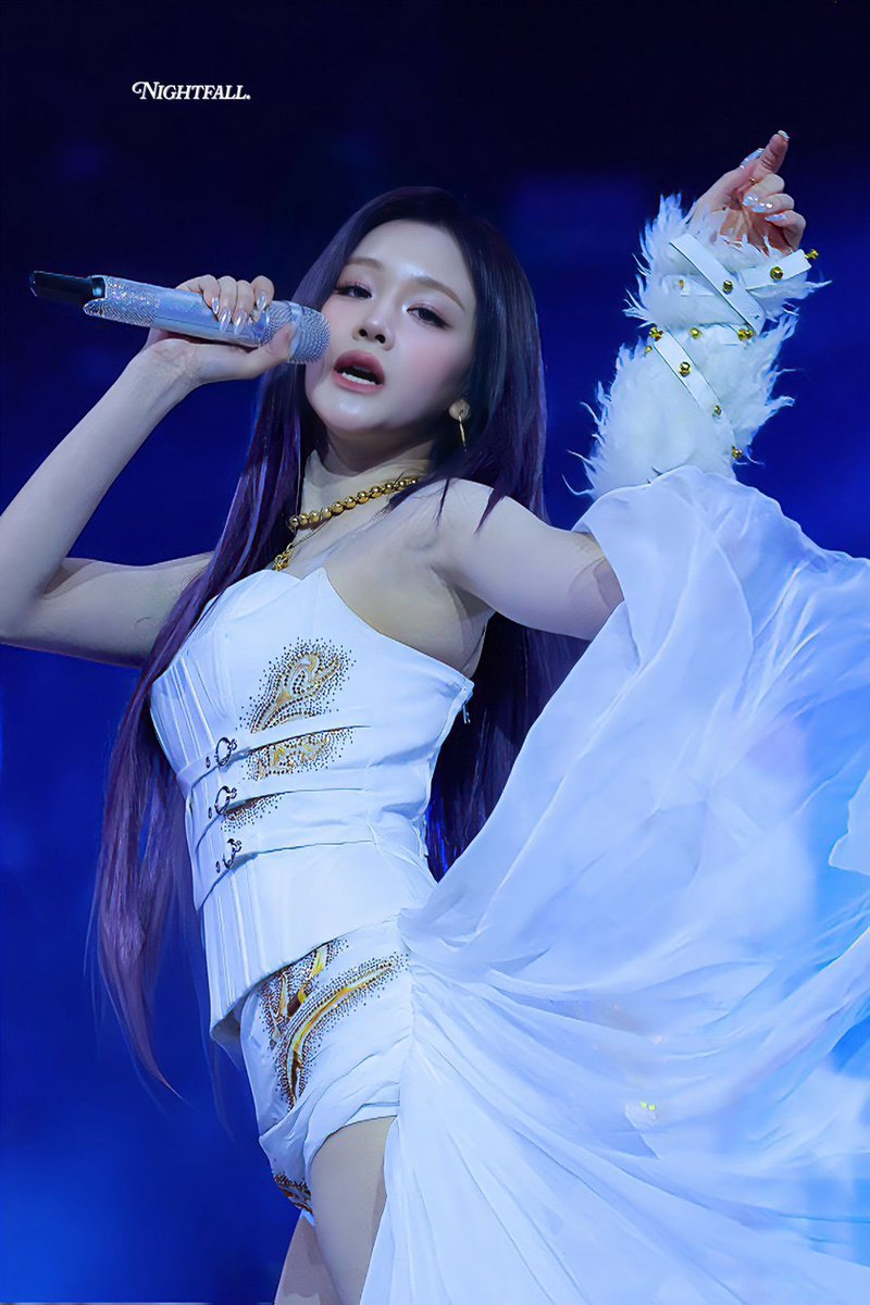 pharitapics's tweet photo. Elegant as a swan.🦢✨

#PHARITA #파리타 #パリタ https://t.co/K5O0KstFuG