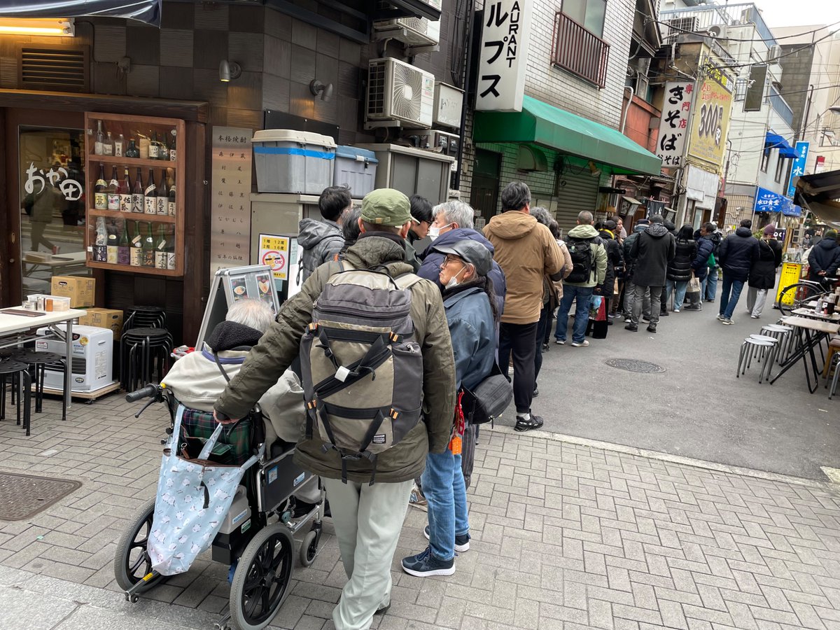 yanbe0515's tweet photo. 年内で一時休業の浅草翁そばで冷やしタヌキ大盛り玉落としを食べ納めしました。
来年秋再開予定。それまでの間、浪曲定席木馬亭開演前の食事をどうするかなあ。
きょうはこれから国本武春没後十年追善興行へ。 https://t.co/hFsHaZuAsO