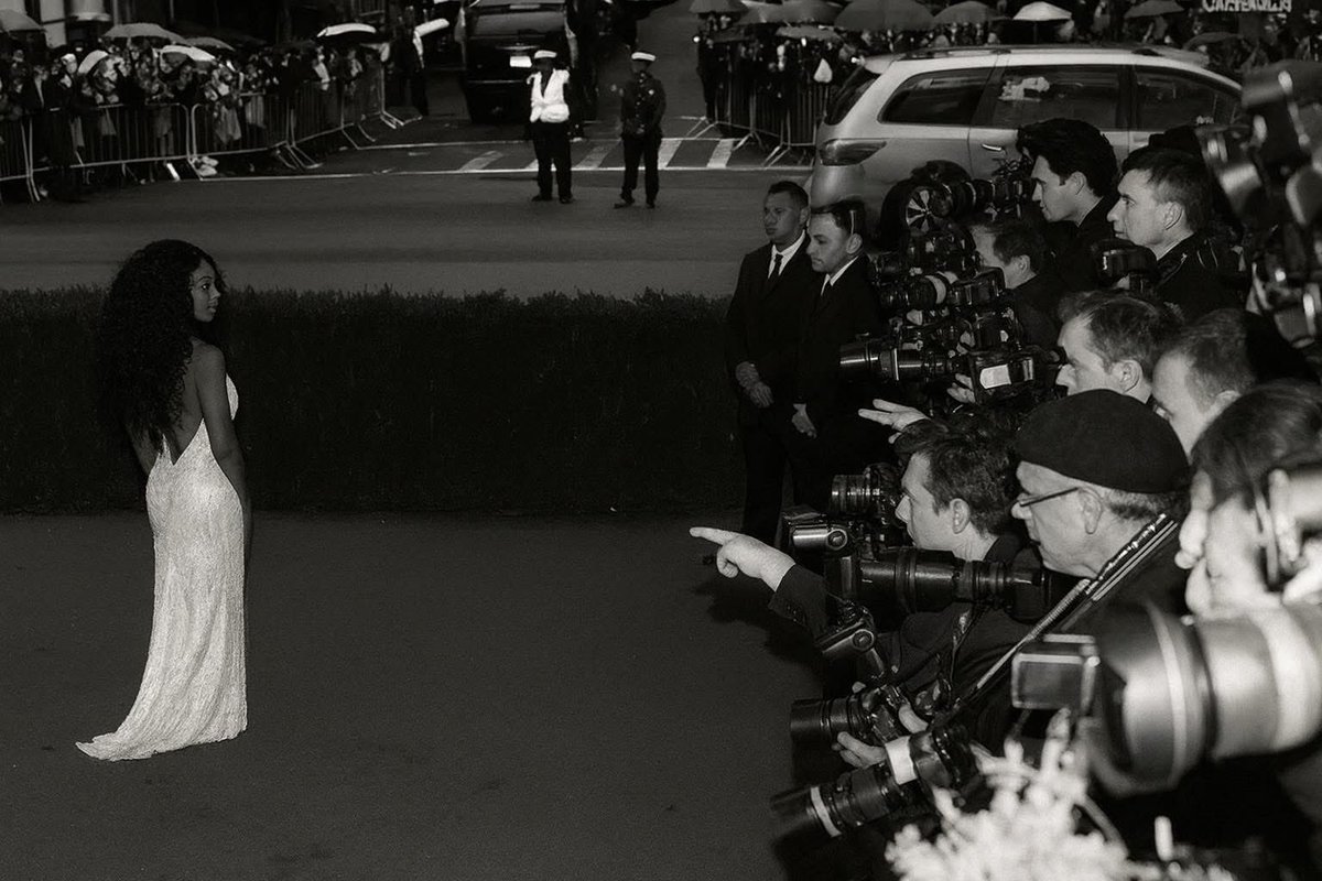 layxsnv's tweet image. "they were talking about you" 

how it feels from my perspective:🥰