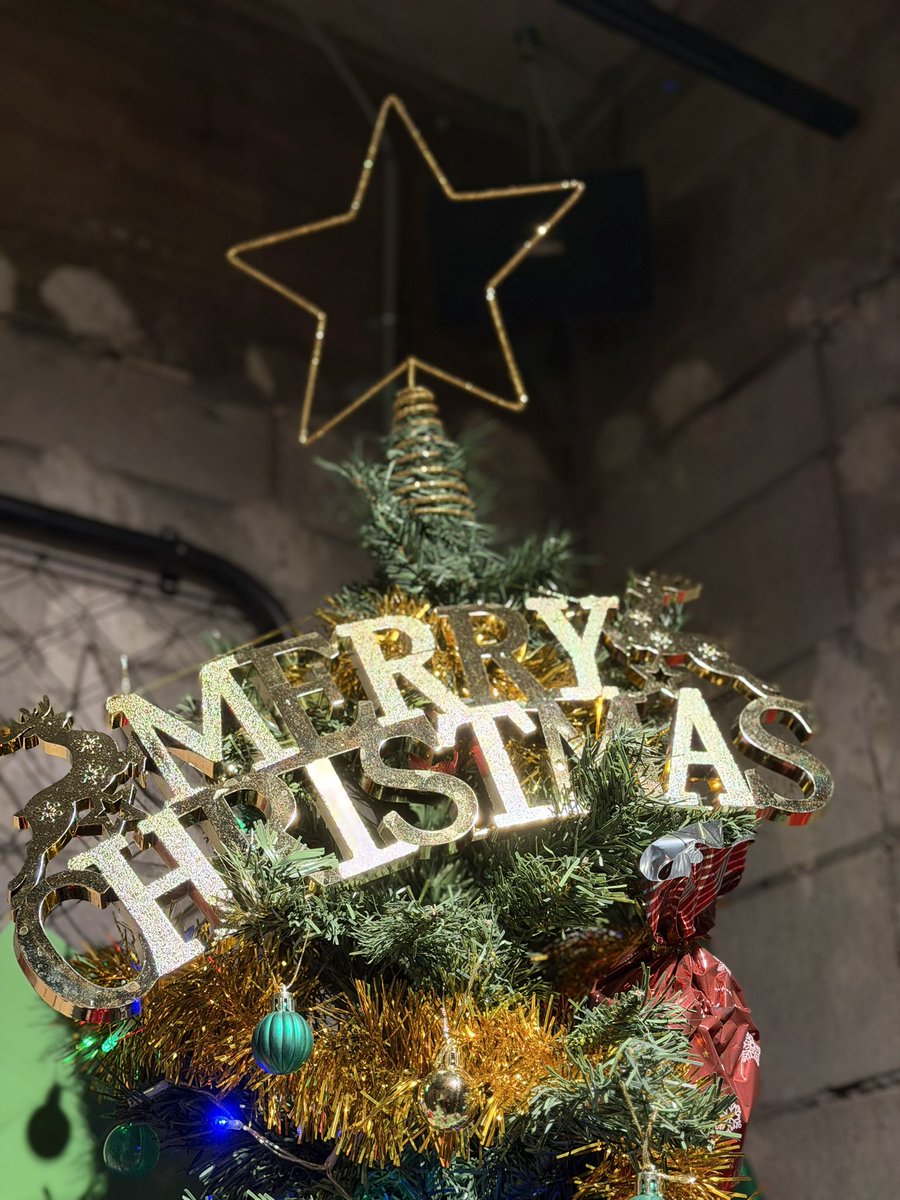 仕事納めしたからサンタ見学してきた〜

今年はここにいっぱいお邪魔させてもらった！
毎月立ち上げて解体して立ち上げて解体して
めまぐるしい！

来年は何やってるか
全然わかんないけど面白い1年だった〜