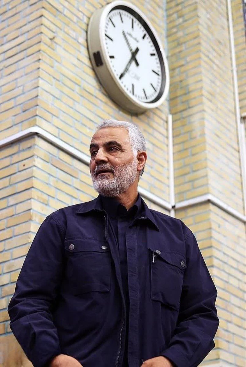 حاج قاسم؛ مردی که شهادت را خرید، نه آنکه در انتظارش بماند. او سلوک را به فتح گره زد.
#ایرانمرد
#مالک_اشتر_علی