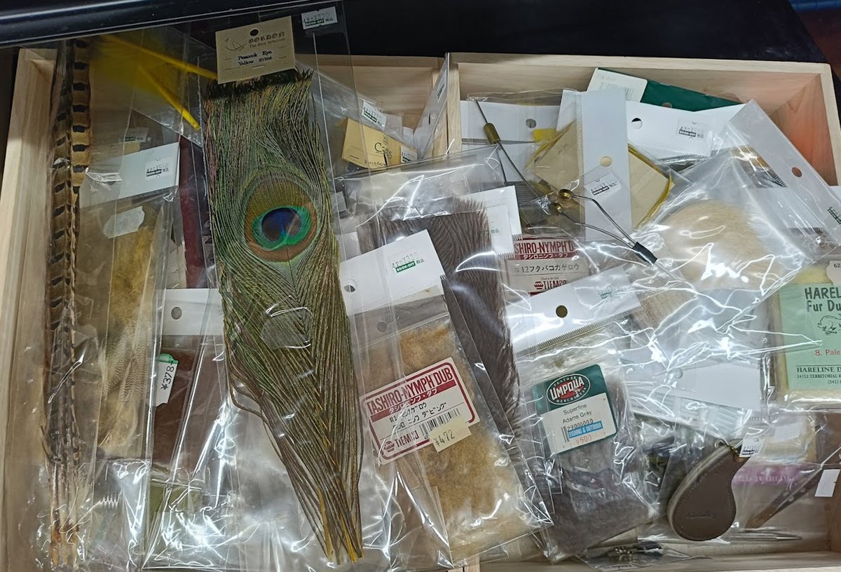 なんだか遺品整理っぽい。