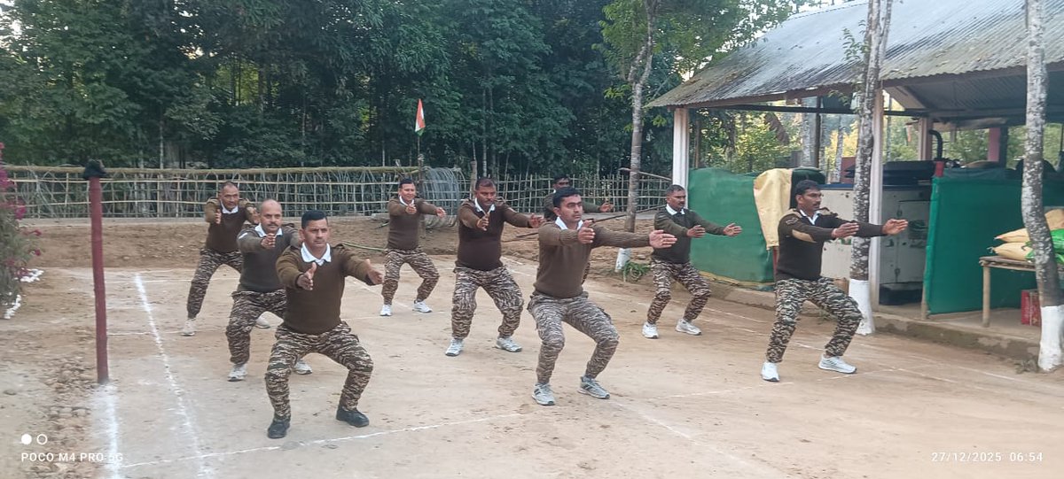 2Diphu's tweet photo. Winter mornings, Jawans of 20 Bn, CRPF, Jiribam, Manipur kick start their day with morning exercise , fueling up for a day of service & dedication! #CRPF #Jiribam #MorningMotivation #FitJawans #WinterWorkout https://t.co/PTDhwlioW1