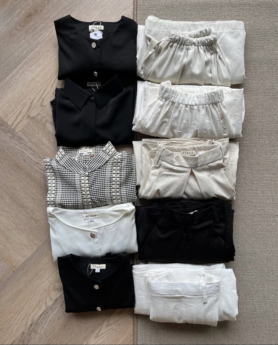 eunblisslae's tweet image. Simple and elegant with this monochrome outfit🤍🖤