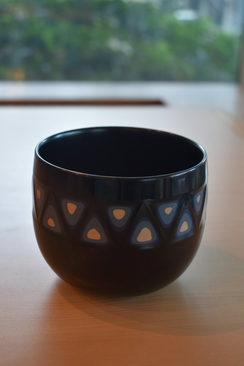 へえ！そうだったっけ…🤔 彫漆の白いのかわいい