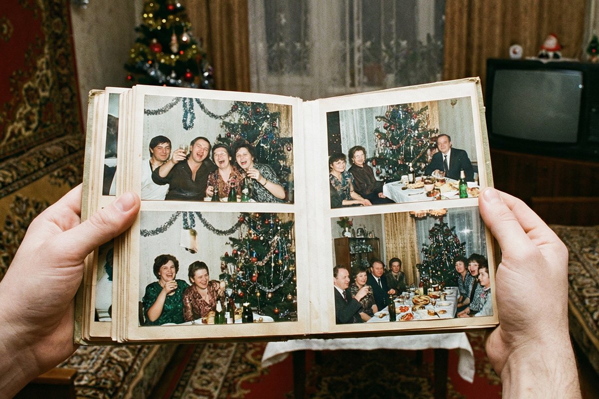 «Всё было проще и светлее». Россияне создали новый ностальгический тренд в соцсетях — разбираемся, вредно ли скучать по прошлому
vk.cc/cSPFuf