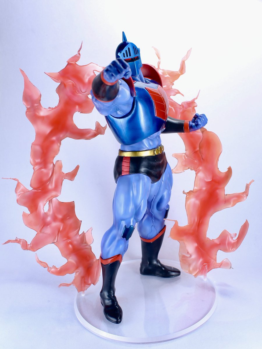 新アニメ版のロビンマスクのプライズを旧アニメカラーにリペイントしました