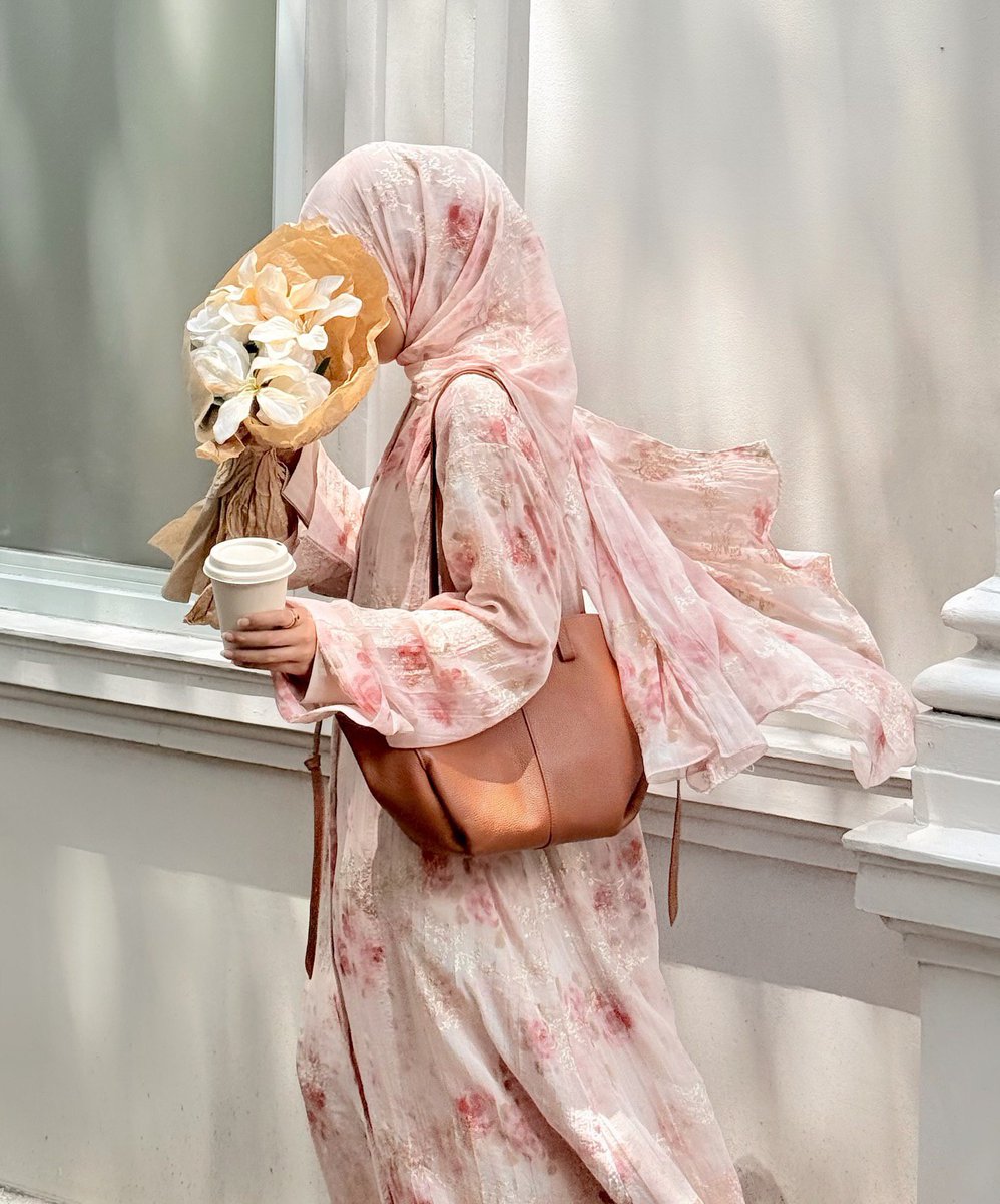 avelyanne's tweet image. Abaya feels beautiful in the most effortless way