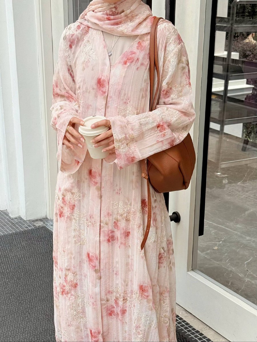 avelyanne's tweet image. Abaya feels beautiful in the most effortless way