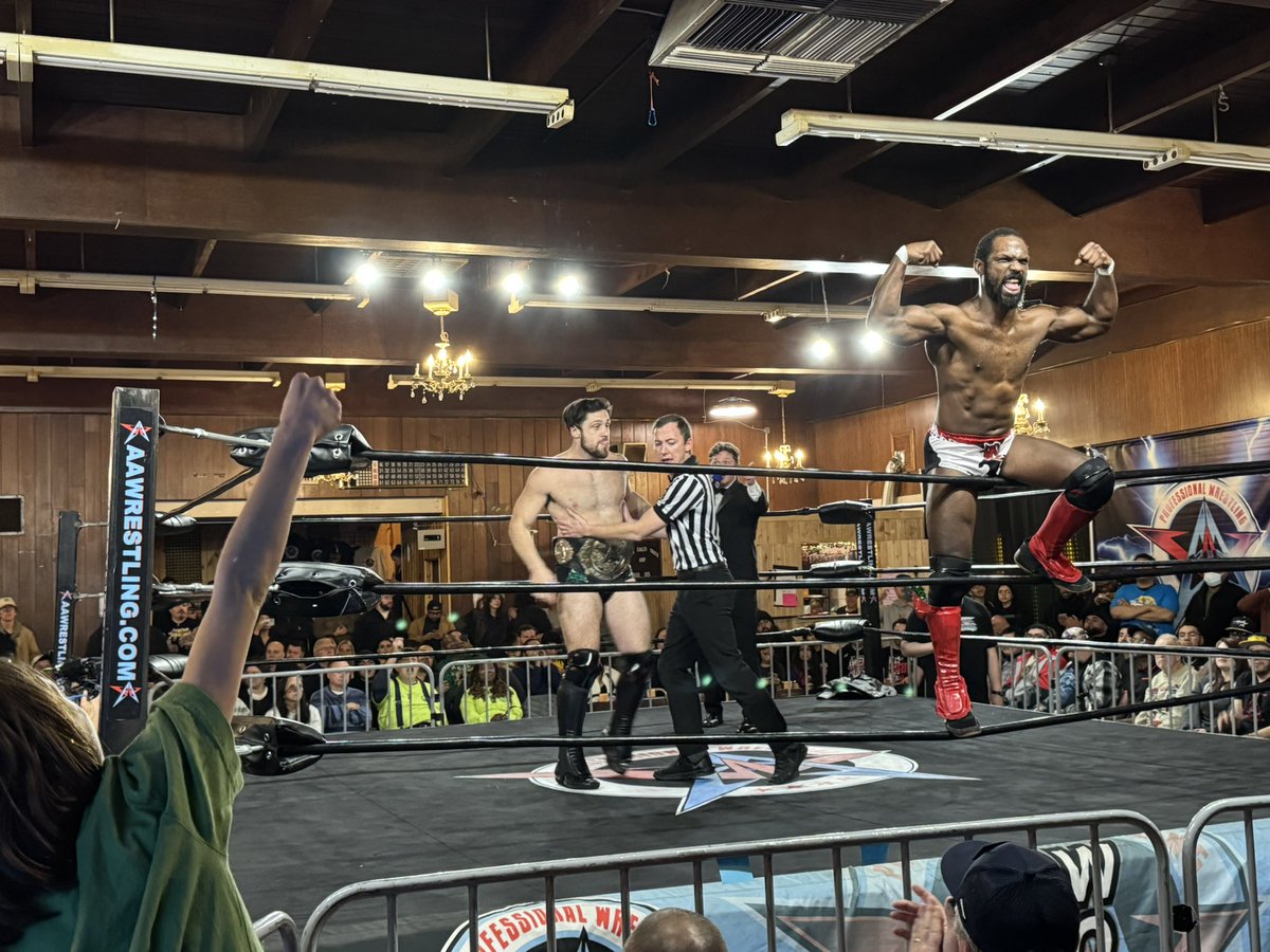 CoachGenoB's tweet photo. This is an @AAWPro night. @TrevorLeePro  against @RichSwannTNA at the #AAWClassic

Feels right. #BerwynEagles #BothTheseGuys #WRSTLNG https://t.co/F2TSQTSpc6