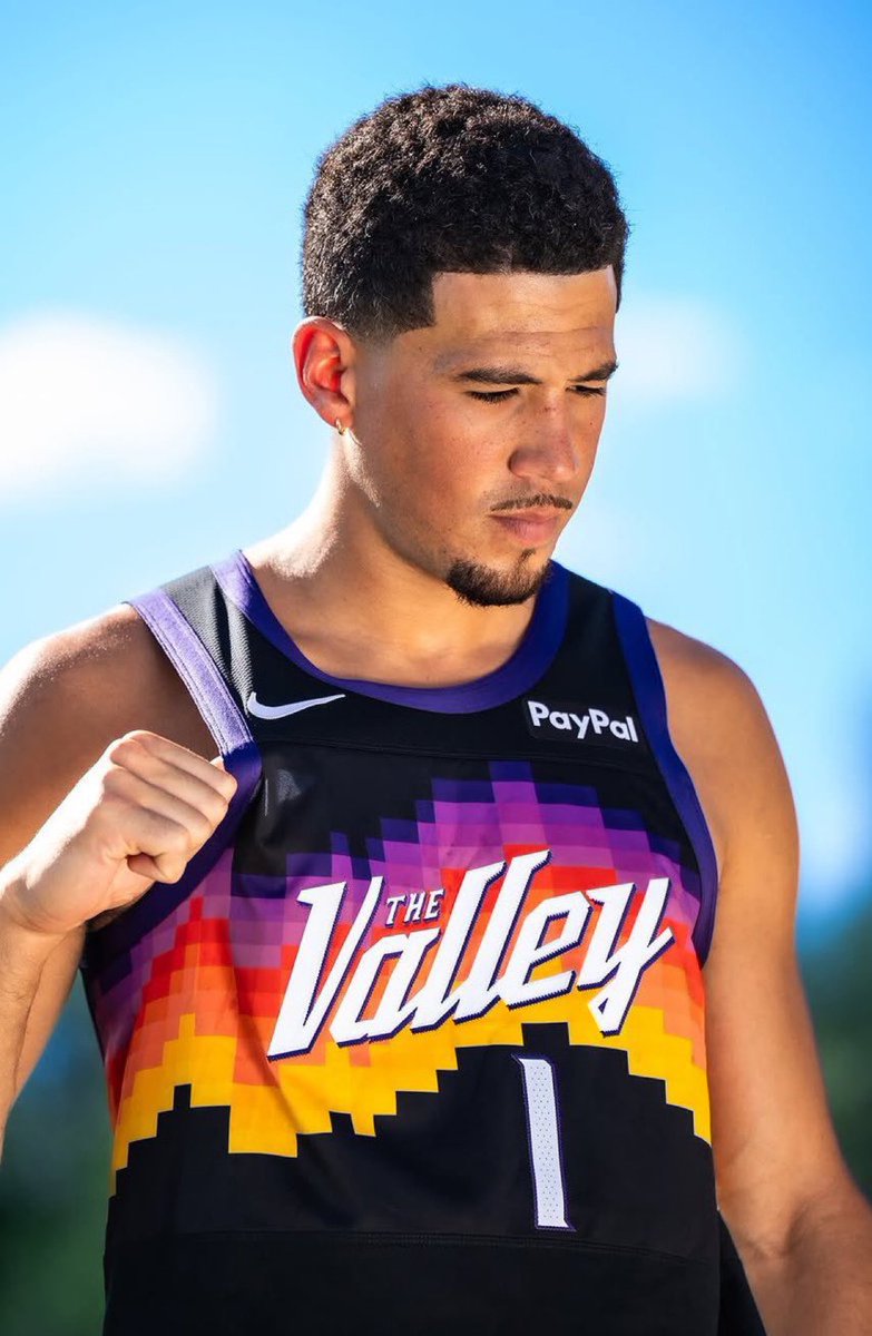 TheHoopCentral's tweet image. Devin Booker over the last 5 games:

28.2 PPG
6.0 APG
4.0 RPG
1.6 SPG
49.5% FG
32.4 MPG