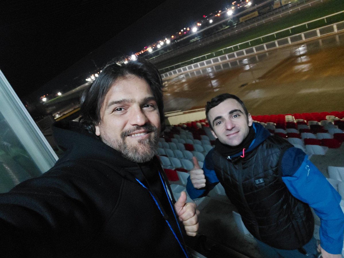 CumademirkR's tweet image. Onur atmaca
Karekteri Güzel yüreği ile
Jokeyliginde yıllarca 
50 kg avantajını
Sürekli muhafaza eden 
Sabah erken saatlerde 
İşini layık bir sekilde yapan
Güzel insanla güne başlarken..