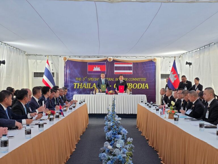 MarioNawfal's tweet photo. 🚨🇹🇭🇰🇭 BREAKING: THAILAND AND CAMBODIA OFFICIALLY SIGN CEASEFIRE AGREEMENT

It's official. 

After three weeks of deadly fighting that killed at least 86 people and displaced over 650,000 civilians, both nations have signed a joint statement at the border.

The ceasefire took effect at 12:00 noon local time today, December 27, 2025.

Key terms of the agreement:

Both sides must cease fire "involving all types of weapons, including attacks on civilians, civilian objects and infrastructures, and military objectives of either side, in all cases and all areas."

No troop movements or patrols toward the other side's positions. 

No reinforcements along the entire 508-mile border. 

No provocative actions including entering the other side's airspace or territory.

Both sides agreed to "refrain from disseminating false information or fake news" to de-escalate tensions.

The 18 Cambodian soldiers captured during the conflict will be returned after the ceasefire holds for 72 hours.

ASEAN Observer Team will verify compliance.

The document was signed at 10:45 AM by Cambodia's Deputy Prime Minister General Tea Seiha and Thailand's Defense Minister General Nattaphon Narkphanit.

Whether this peace holds where previous agreements failed remains the question.

Source: Khmer Times