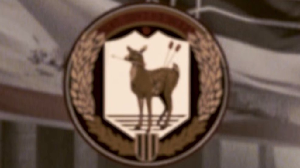 많은관심 감사합니다
일단 설명을 해드리자면 우선 세계관의 베이스는 엠샬 3집인 블랙퍼레이드(서양의 저승사자+음악단)이고요… 
여기에서 나오는 Draag은 블랙퍼레이드가 삼도천을 떠도는 20년 사이 생긴 독재주의 체재(저승 정부)임
따로 언어도 있을 정도로 완전히 고유한 국가라고 보시면 됨