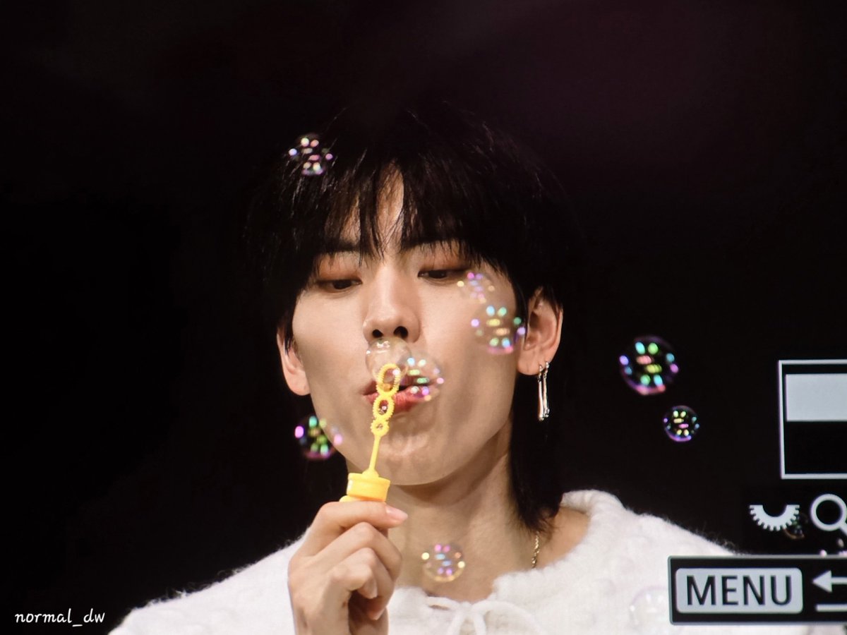 251227 제이제이뮤즈 팬싸 preview

🐿🫧

#장동우 #JangDongWoo
#솔로 #컴백 #AWAKE 
#SWAY #SWAY_Zzz