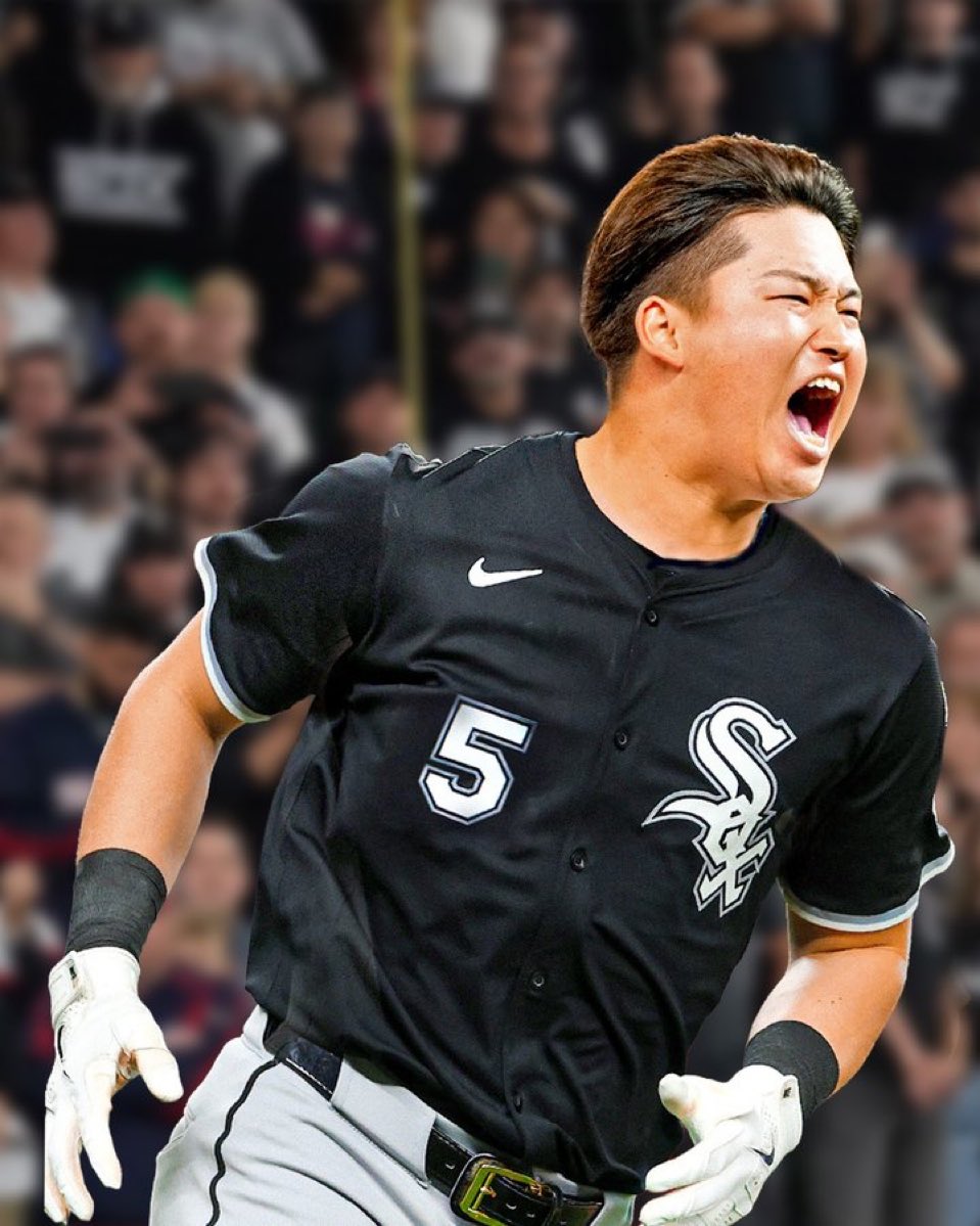 ChiSoxFanMike's tweet photo. Munetaka Murakami’s Fangraphs projections for the 2026 season

16 doubles
30 home runs
75 RBI
9 stolen bases
.231 batting average
.333 on-base percentage
.458 slugging percentage 
.791 OPS
118 wRC+
1.9 WAR
138 games

I would be happy with these numbers. https://t.co/bAU84mJDi9