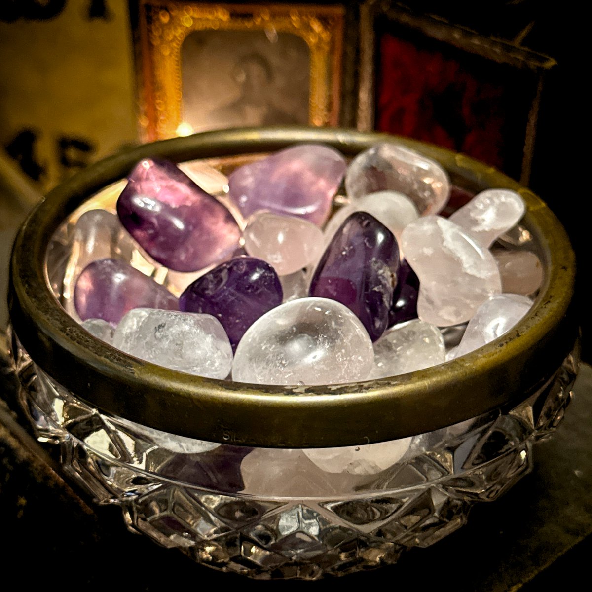 AlyciaWicker's tweet photo. A soft reset for the days when everything feels a little too loud.
Three stones. One calm decision.
✨ Clarity & Calm Reset now available.
#altarcrystals #crystalcollection #intentionalliving #spiritualhome https://t.co/mi9SI4yAeA