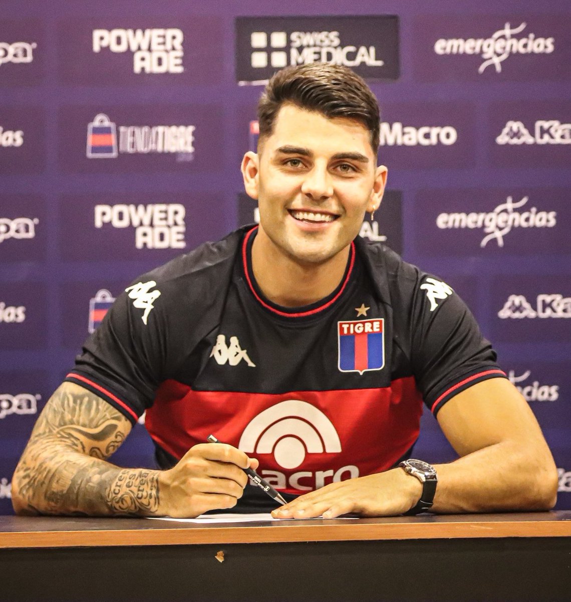 lauchazingoni's tweet photo. ✅️ #Tigre oficializó la compra de Ignacio Russo.

✍️ El Matador abonó U$S700.000 a Rosario Central por el 50% del pase del delantero, quién firmó contrato con el club hasta diciembre del 2028.

@GambetaLP https://t.co/nf5Wy7uIjQ