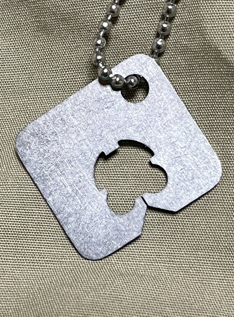 SOG55585235's tweet image. 買ってしまった…

米軍発注のチタン製バッグクロージャー（パンの袋のアレ🍞）