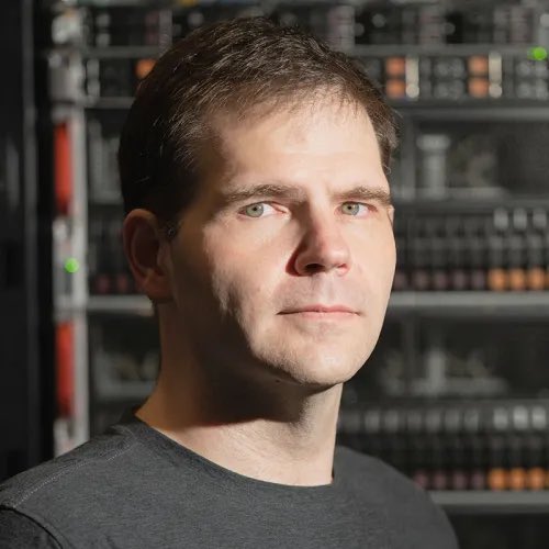 benitoz's tweet image. &amp;gt; be me, Jonathan Ross
&amp;gt; Stanford compilers nerd, allergic to inefficiency
&amp;gt; spend years staring at CPUs doing “clever” things slowly
&amp;gt; realize the problem isn’t software
&amp;gt; it’s the damn hardware lying to you
&amp;gt;
&amp;gt; modern chips:
&amp;gt; caches guessing
&amp;gt; branch predictors gambling
&amp;gt;…