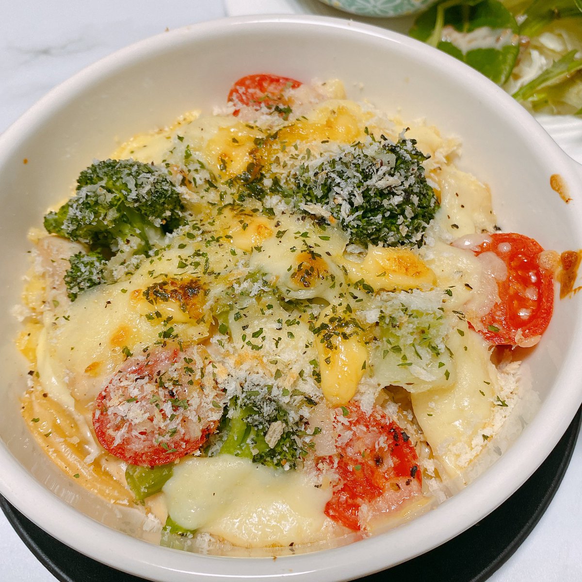 クリスマスに作れなかったポテトマカロニグラタン🍲🥐🥗

(クロワッサンが無くてパングラタン出来んかった🥺)

やっと食べれた〜🙌😋

今日は大掃除日🧹🧽🧼

キッチン周りを頑張るぞぉ💪😁