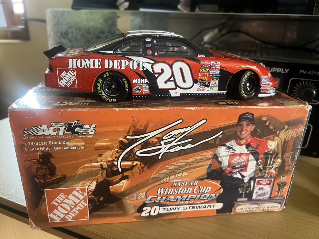 nanangtrez's tweet photo. @TonyStewart Champion 2002 https://t.co/bGwa0KIrEM
