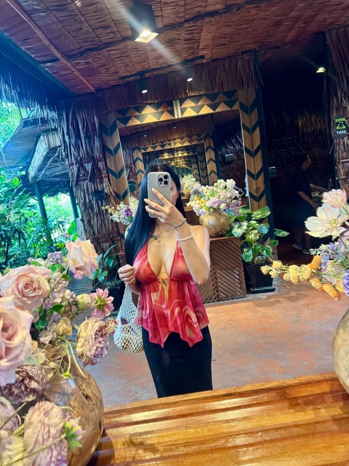 Redlabel1151's tweet photo. แซนตี้มาแจกของขวัญค่ะ เชิญล้วงได้เลย 🥰 https://t.co/TQPMHW2L6l