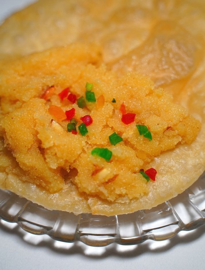 Sunday is incomplete without Halwa Puri 🤤💞