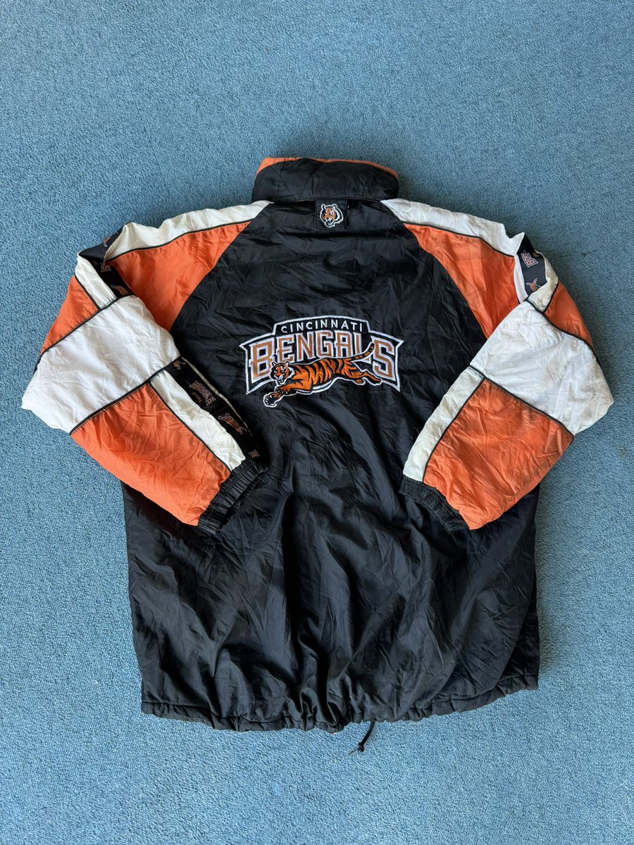 激レア　BENGALS フード付きジャケット ネイビー 激レア BENGALS フード付きジャケット ネイビー