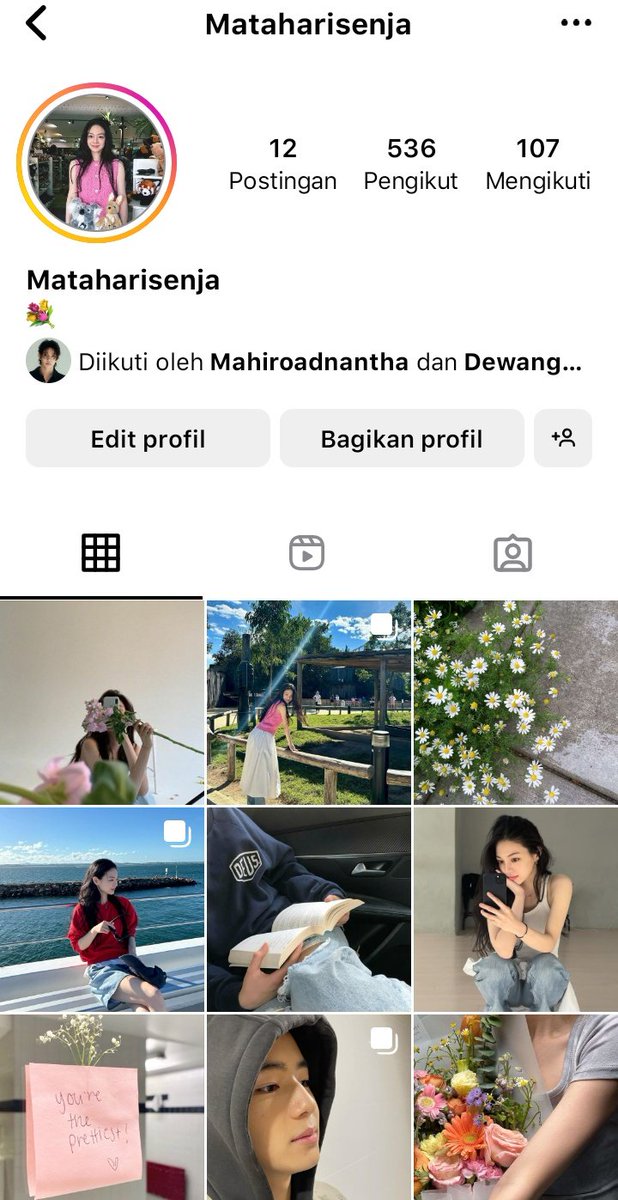 Di Antara 
— a Ni-ki Au