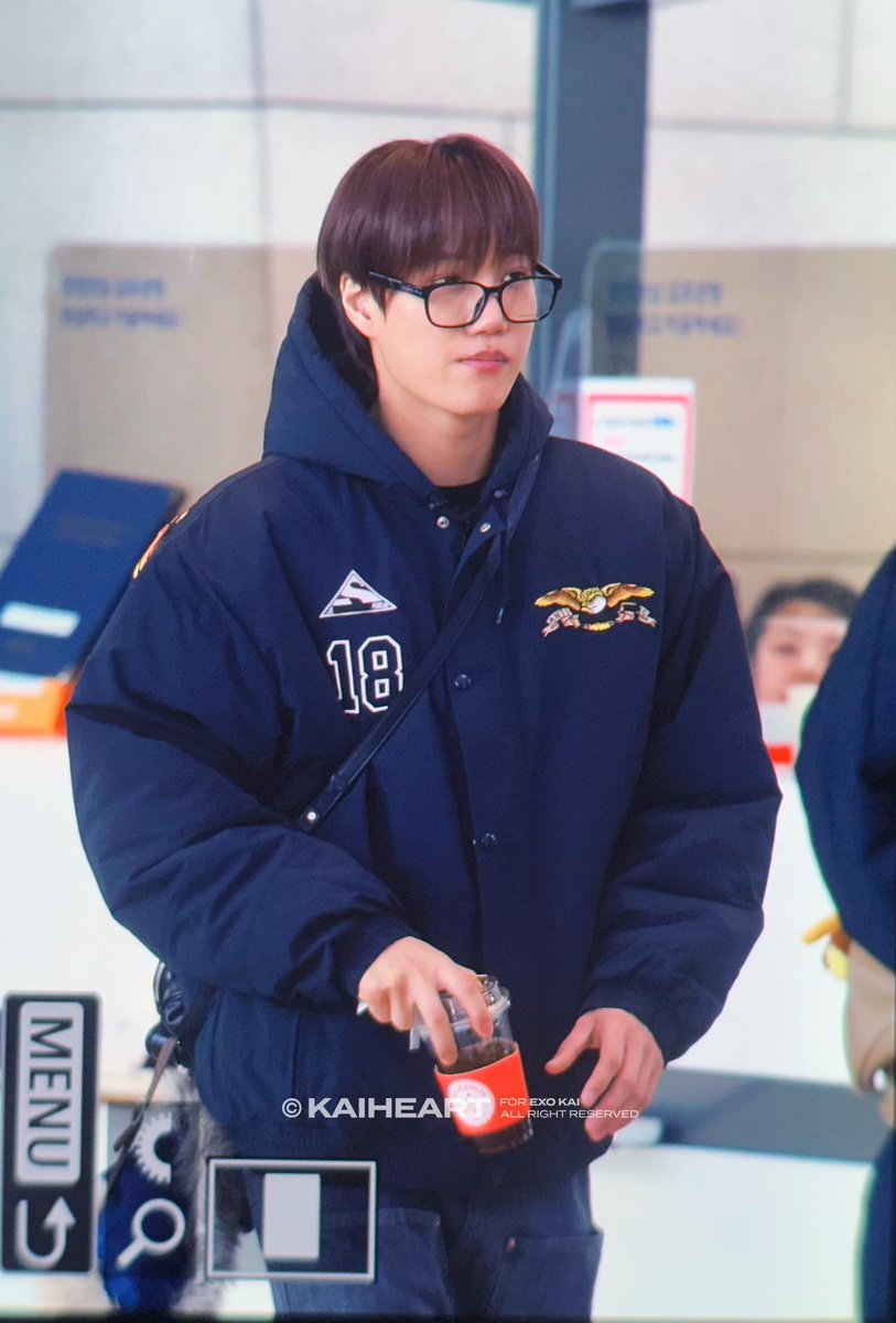 KAI_HEART_114's tweet image. 251227 ☕️☕️☕️

#KAI #카이 #종인 #엑소카이