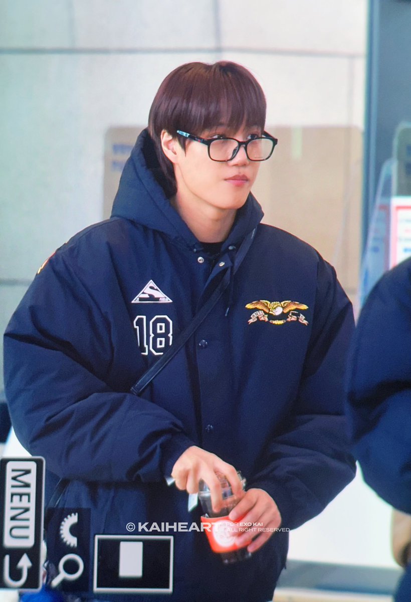 KAI_HEART_114's tweet image. 251227 ☕️☕️☕️

#KAI #카이 #종인 #엑소카이