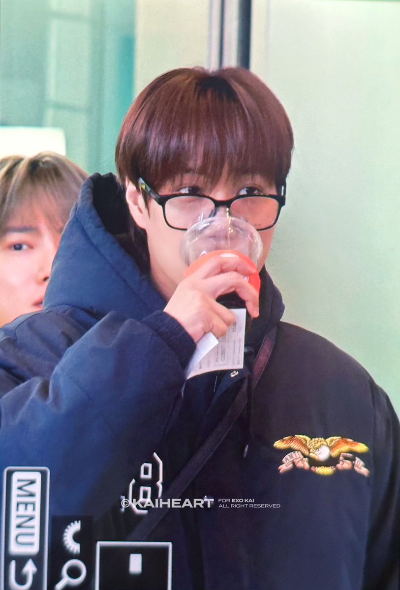 KAI_HEART_114's tweet image. 251227 ☕️☕️☕️

#KAI #카이 #종인 #엑소카이
