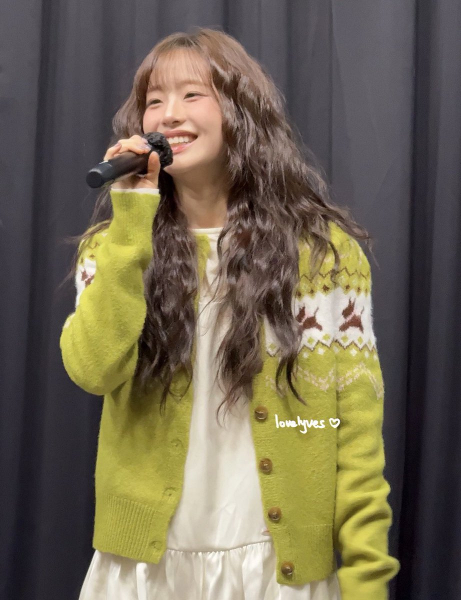 츄 시즌 그리팅 팬사인 현장 사진 2