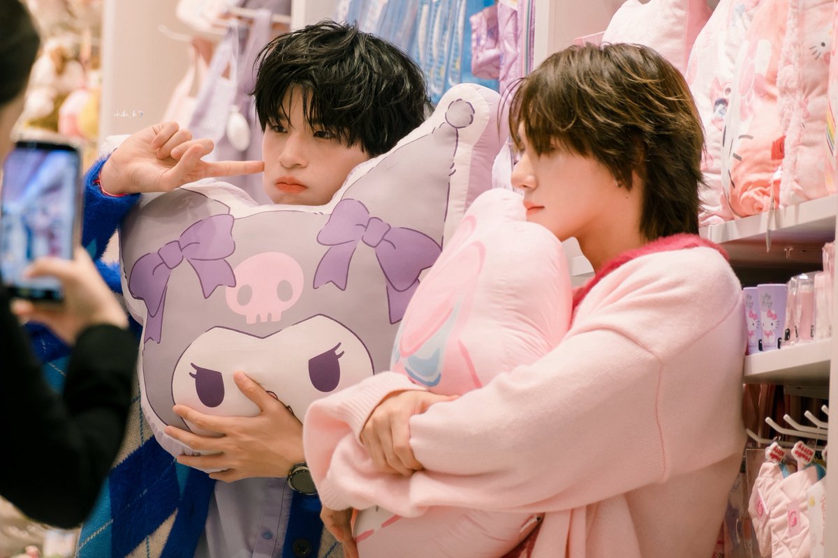 chibi_bow's tweet image. คุโรกายกับเมโลนิ โคดจะน่ารักกกกก 🥹🩵🩷

SKYNANI MOSHI DREAMLAND

#MoshiMoshixSkyNani
#SkyNani #สกายนานิ
#skywongravee #hirunkit_