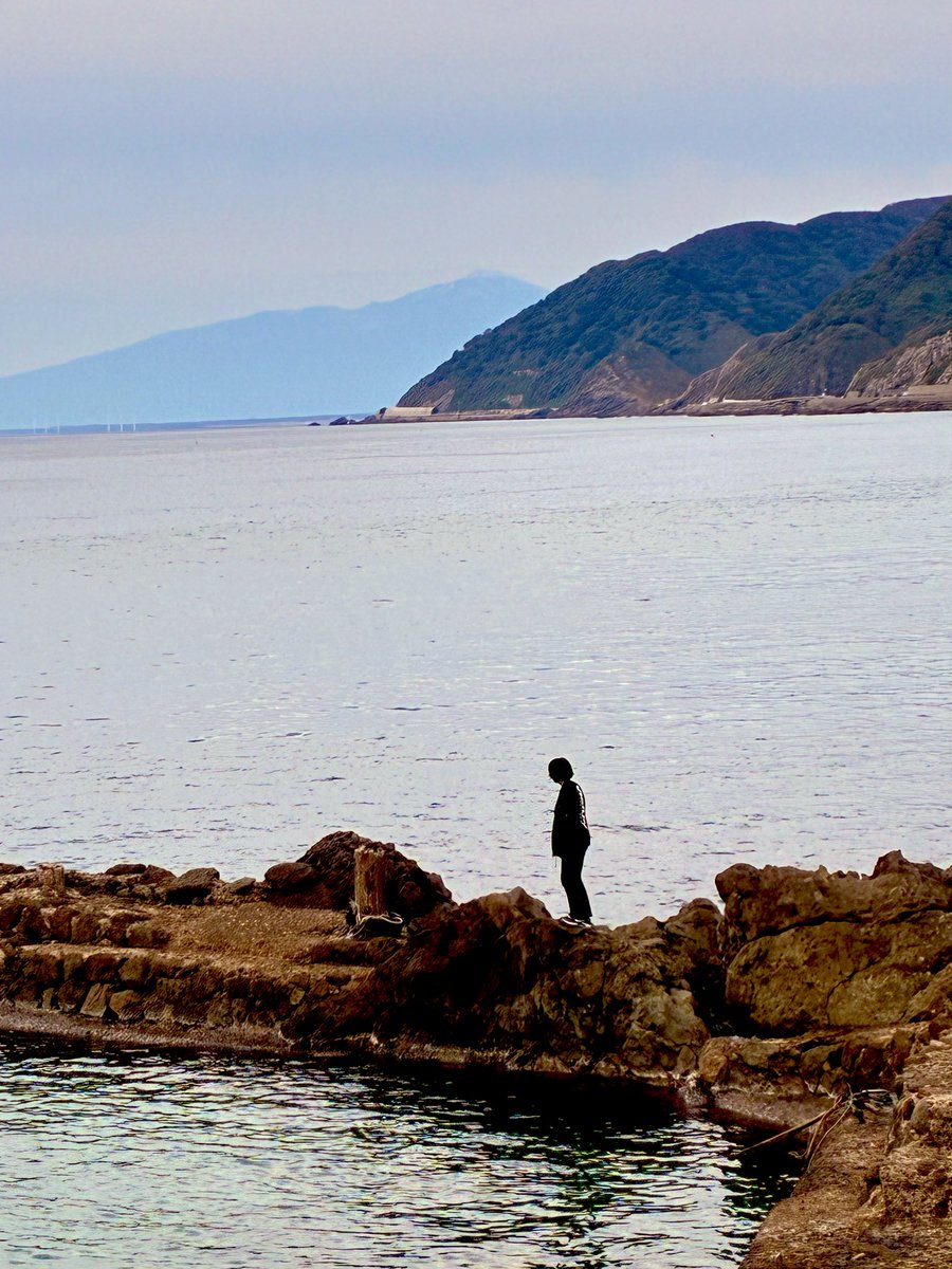 大晦日の24:00と、元旦の0:00に弾いてみただします！

2025と2026をお祝いします🥂

#theFRAIL #theFꓤAIL