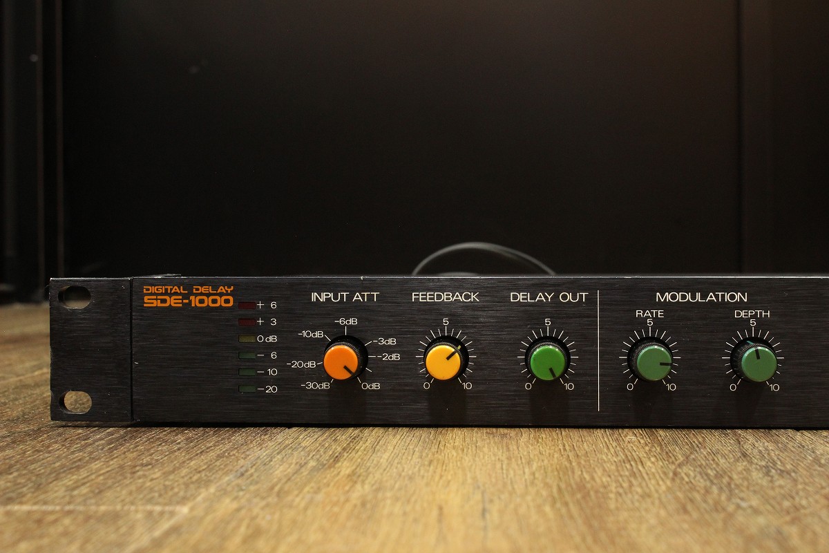 ROLAND SDE-1000が中古で入荷！ クセのあるモジュレーションをかけ
