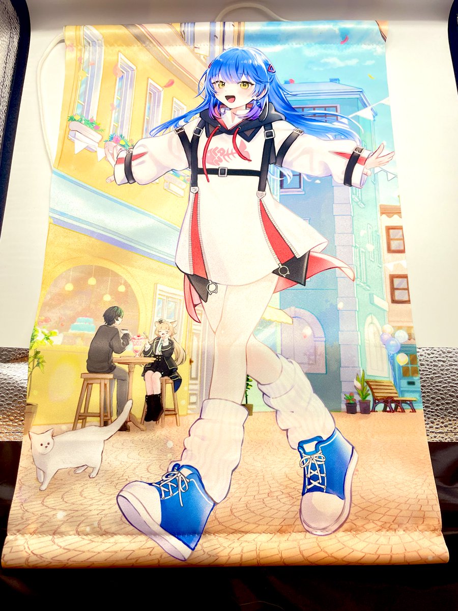 タペストリーとステッカーのサンプルも届いた🙌 めちゃ可愛い((´艸