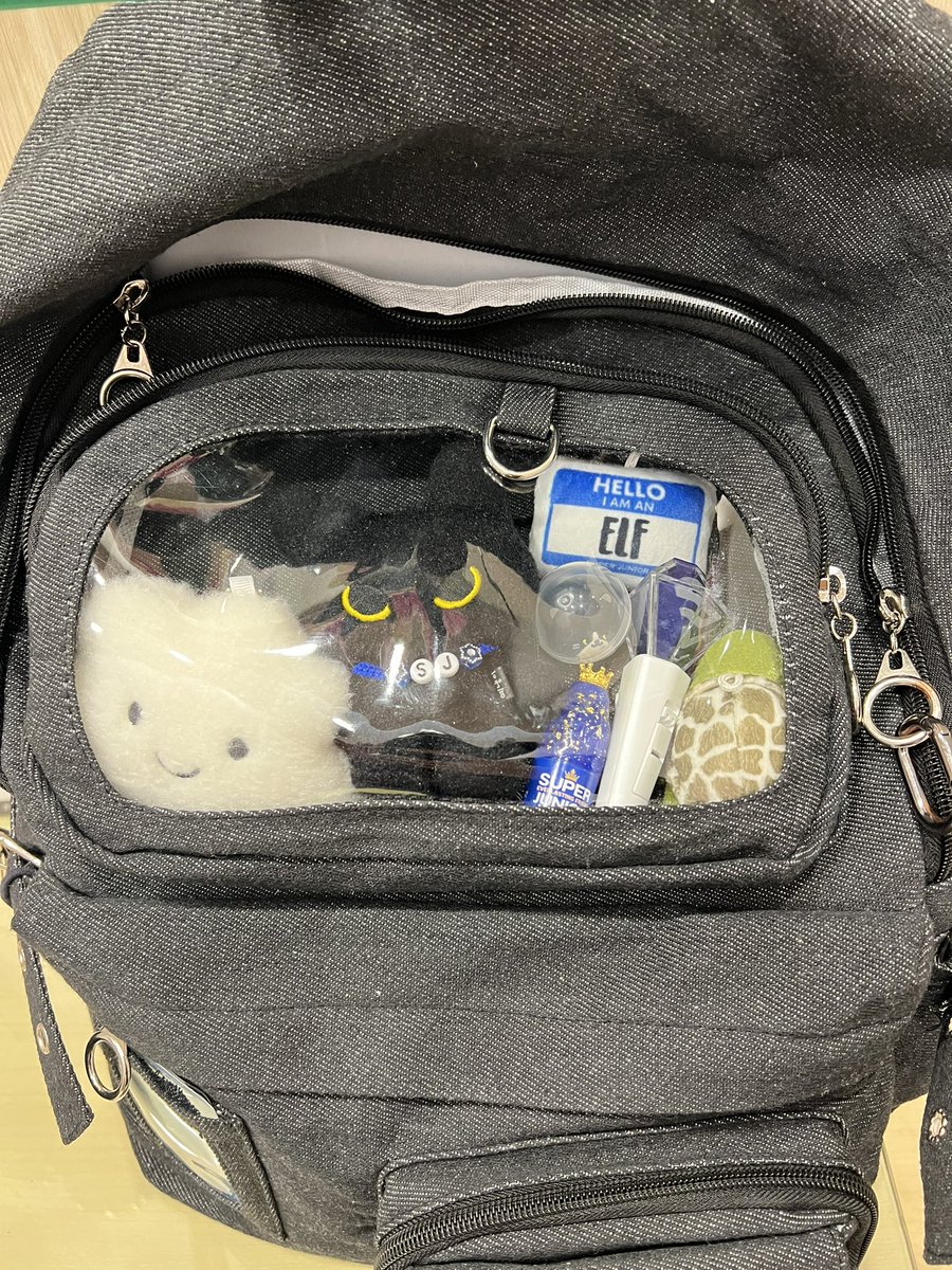 snith12's tweet image. กำลังใจเล็กๆน้อยๆเวลาไปทำงาน
เหนื่อยก็หันมามองว่าเราต้องทำงานไปทำไม 😂😂 เรามีค่า #ค่าคอน #ค่าgoods etc  

อยากรู้คนที่ตามได้บ่อยๆ เค้าทำงานไร เอาเงินไปตามได้บ่อยๆ #อิจฉา